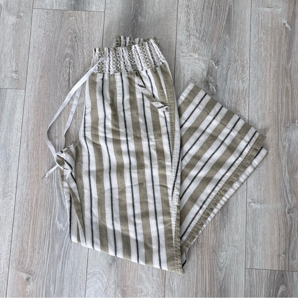 🦋 $10 Striped Wide-Leg Pants
